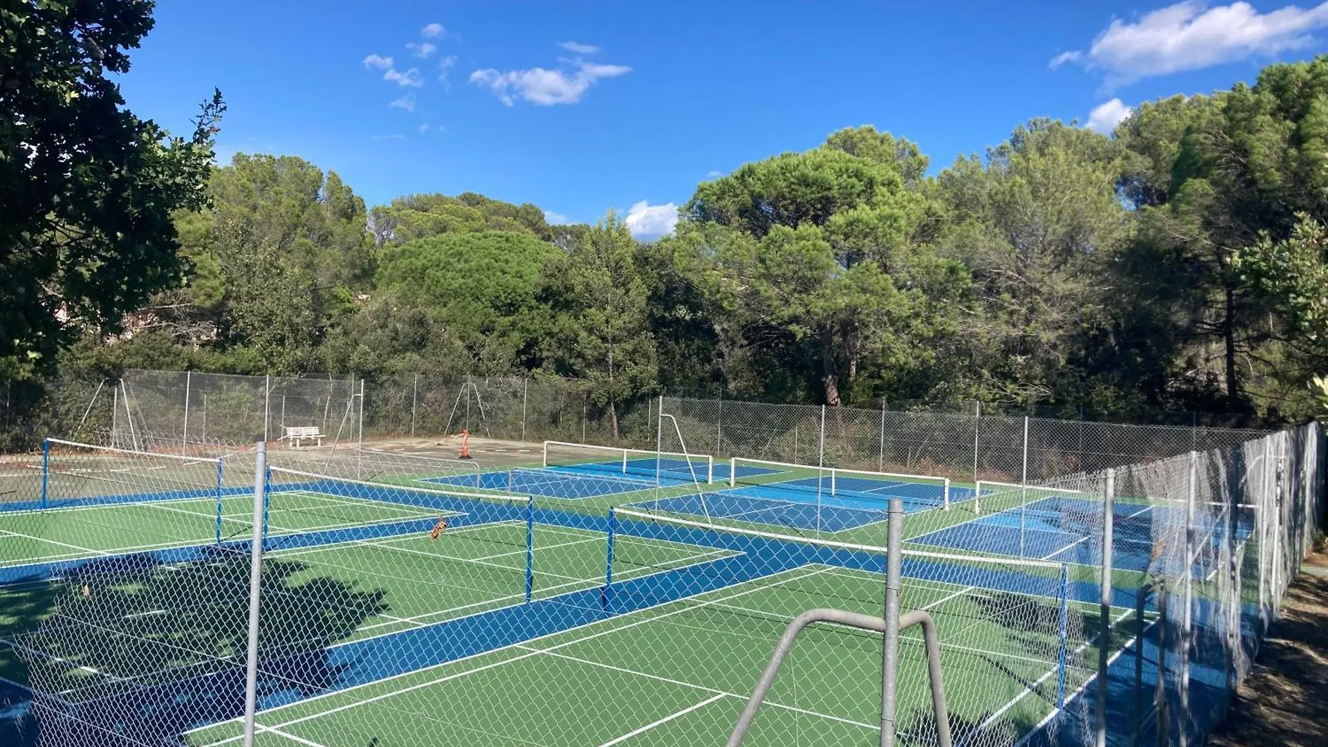 Apartment Appartement Vue Piscine Climatise Wifi Saint-Raphael