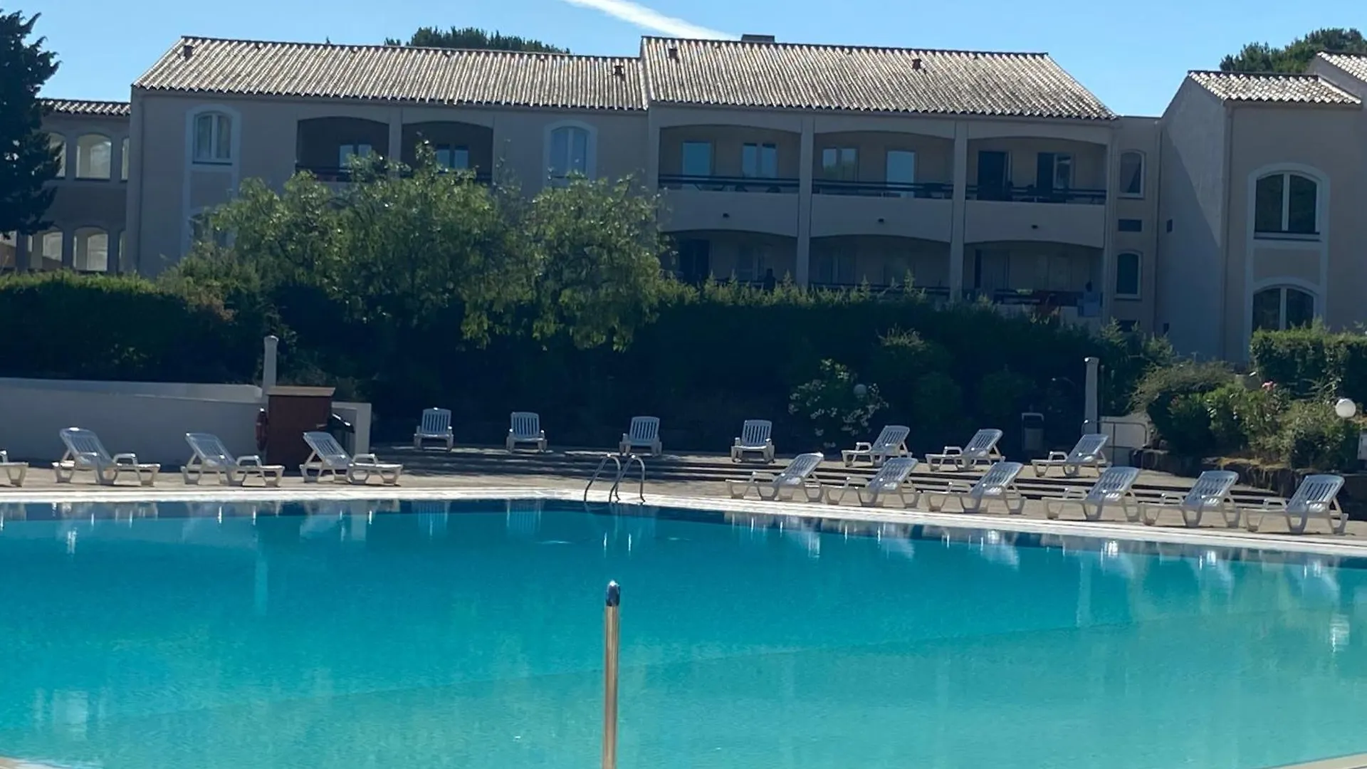 Appartement Vue Piscine Climatise Wifi Saint-Raphael  France