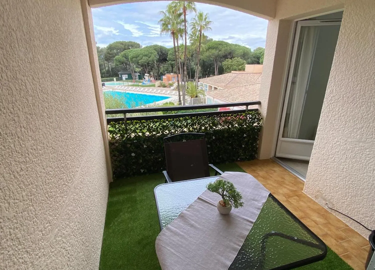 Appartement Vue Piscine Climatise Wifi Saint-Raphael  Saint-Raphael (Var)