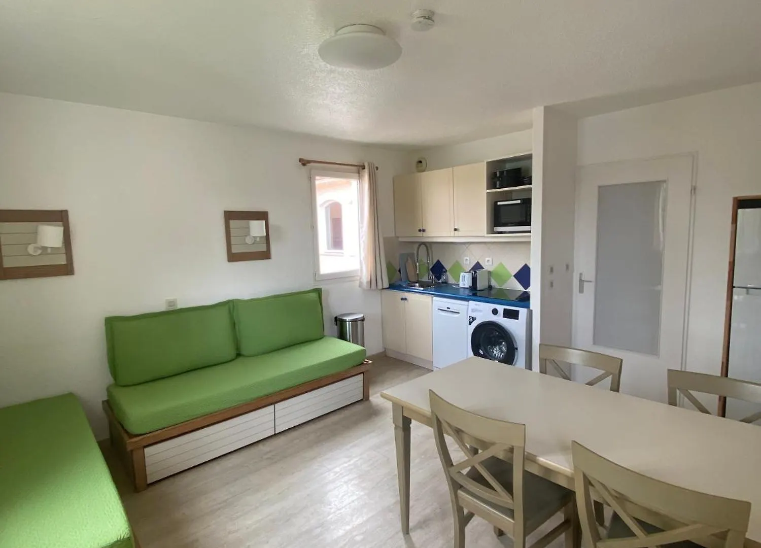 Appartement Vue Piscine Climatise Wifi Saint-Raphael  0*, Saint-Raphael (Var)